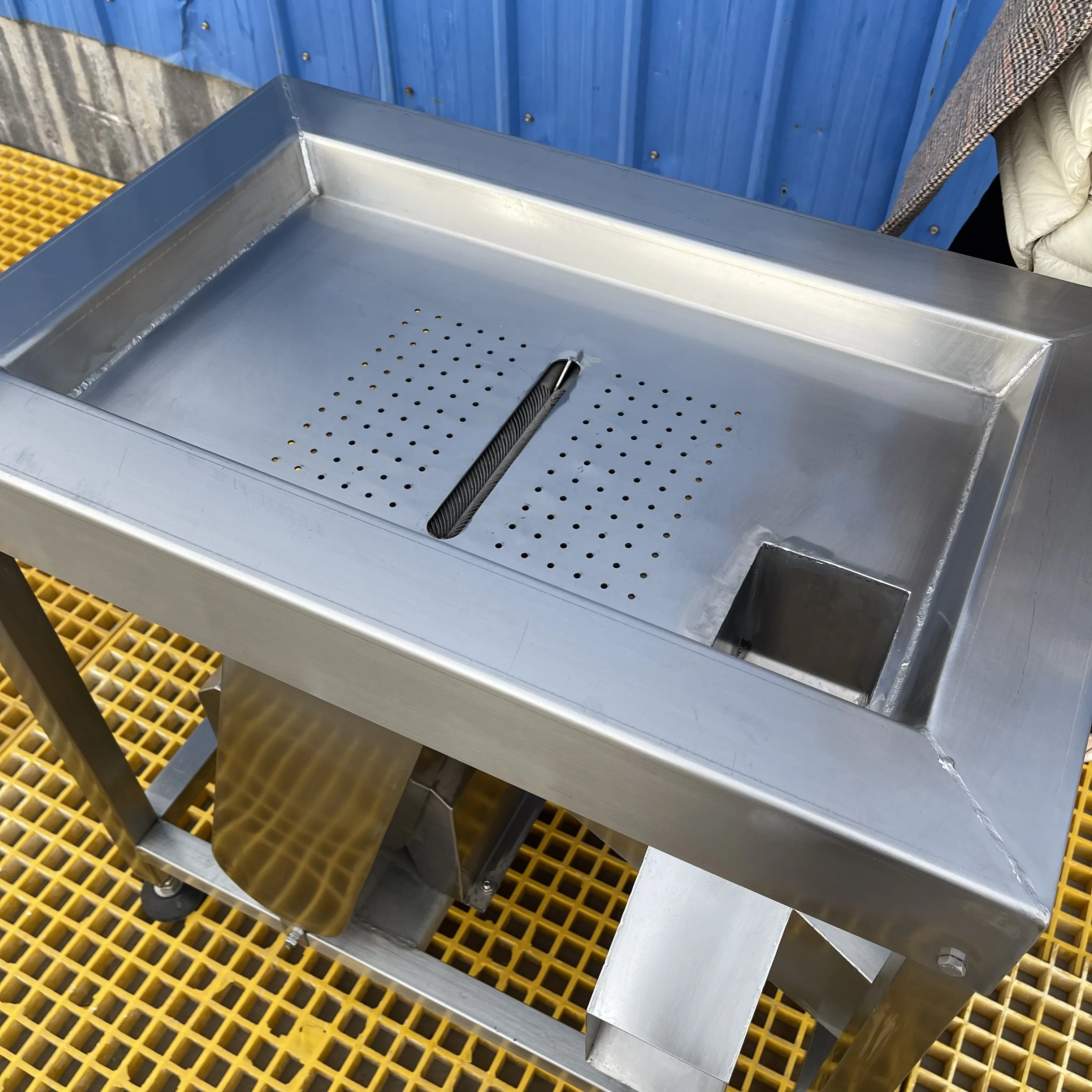 rabbit transport cage